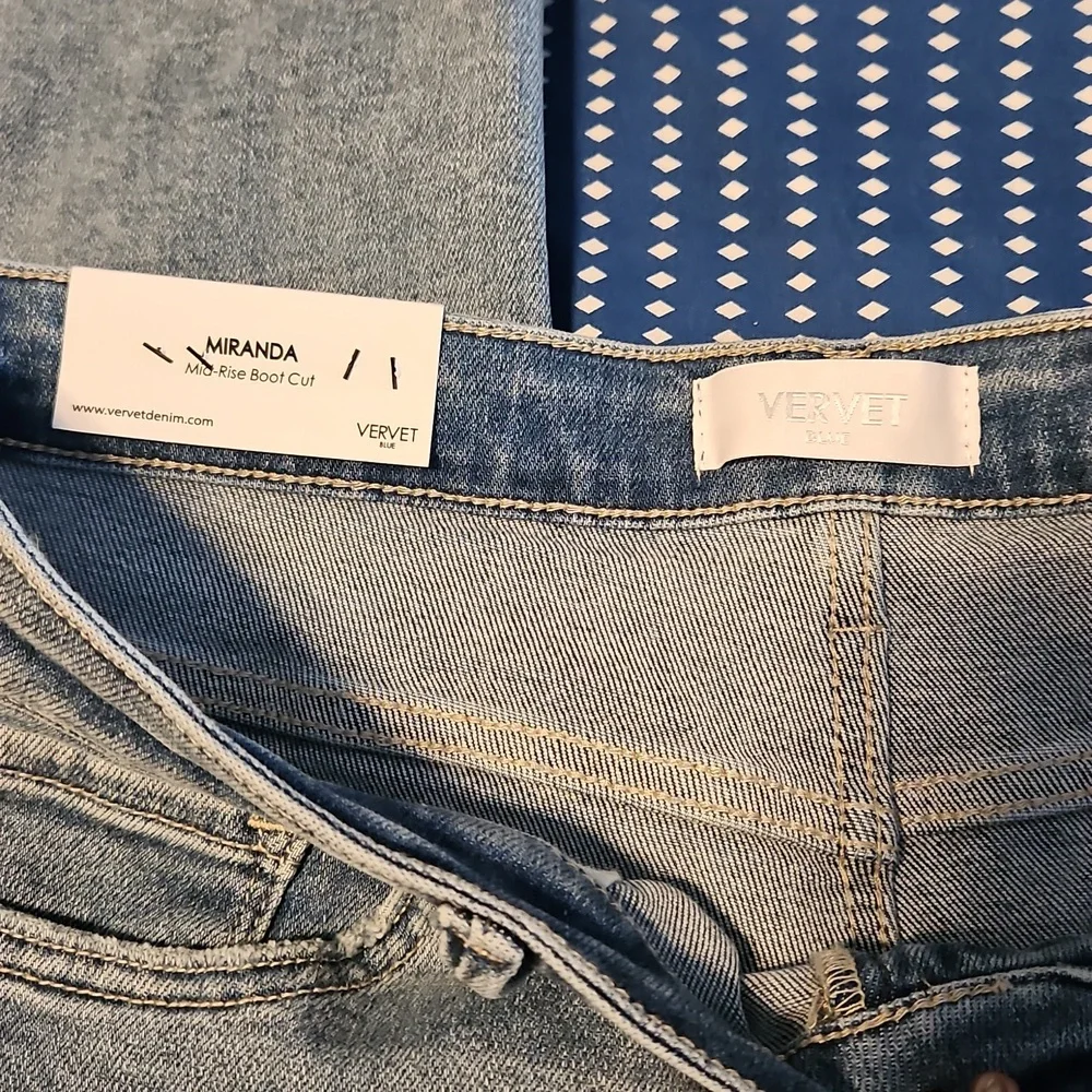 NWT Vici Forver Legendary Mid Rise Flare Women's Jeans - Picture 5 of 16